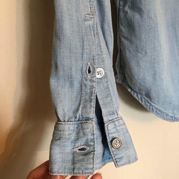 Banana Republic Jean Button Down - Picture 4 of 5
